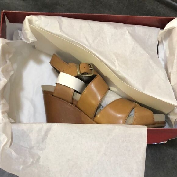 Hush Puppies Fintan Montie Tan Leather Sandal - Picture 4 of 4